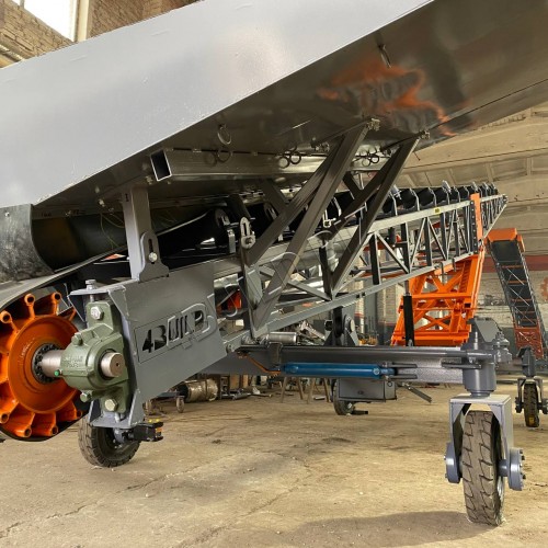 Суднозавантажувач самохідний  MUSTANG-16